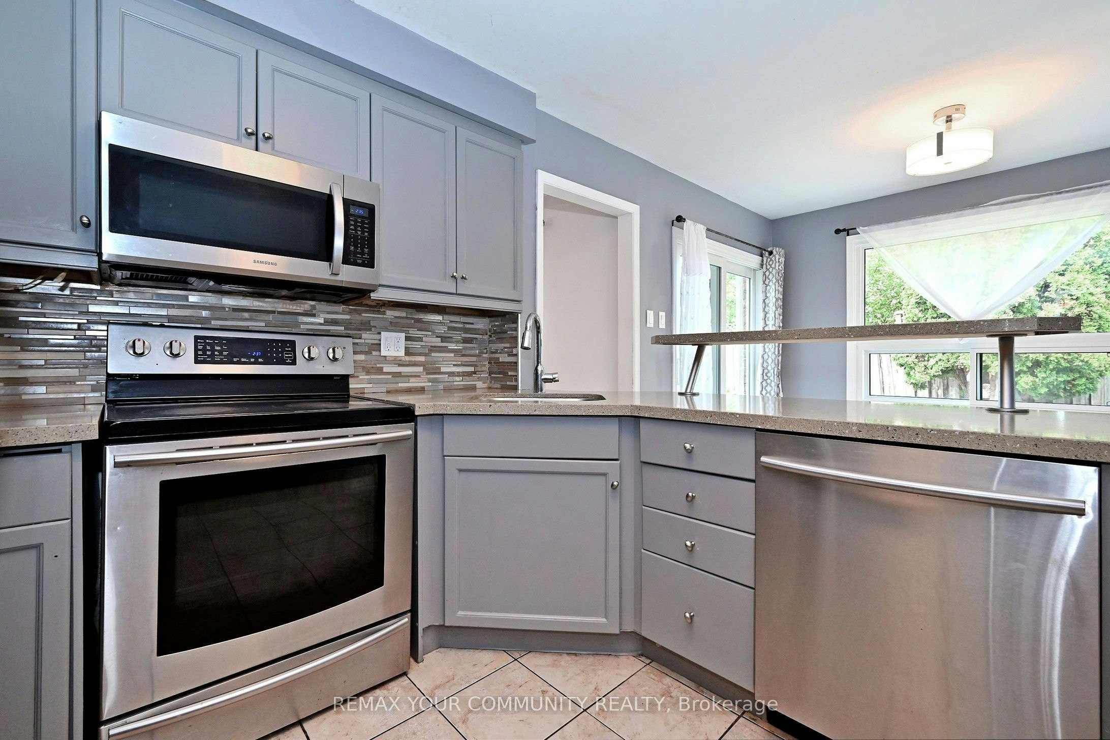 35 Dakin Drive, Ajax, ON, L1T 2R8 - 15
