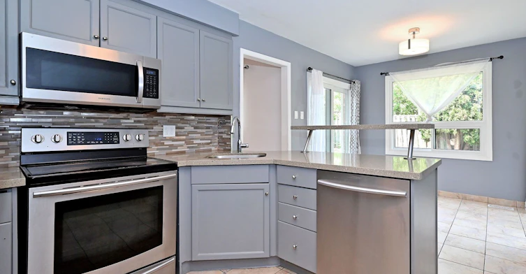 35 Dakin Drive, Ajax, ON, L1T 2R8 - 4