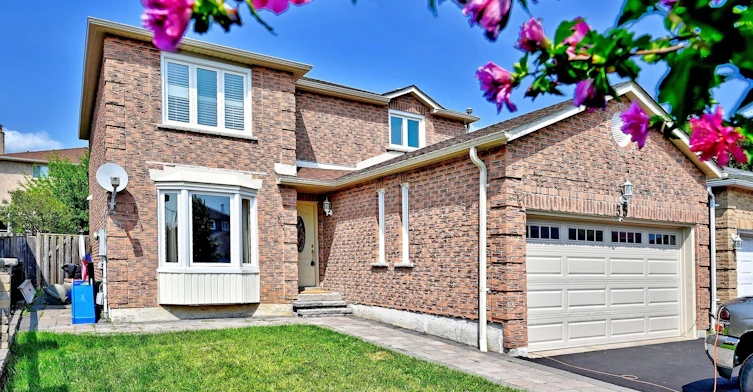 35 Dakin Drive, Ajax, ON, L1T 2R8