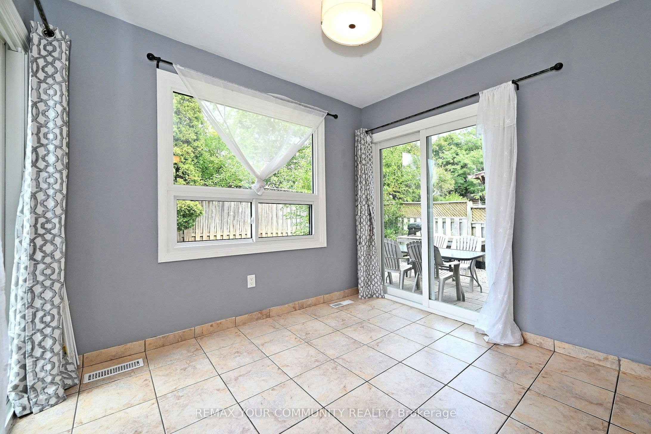 35 Dakin Drive, Ajax, ON, L1T 2R8 - 18