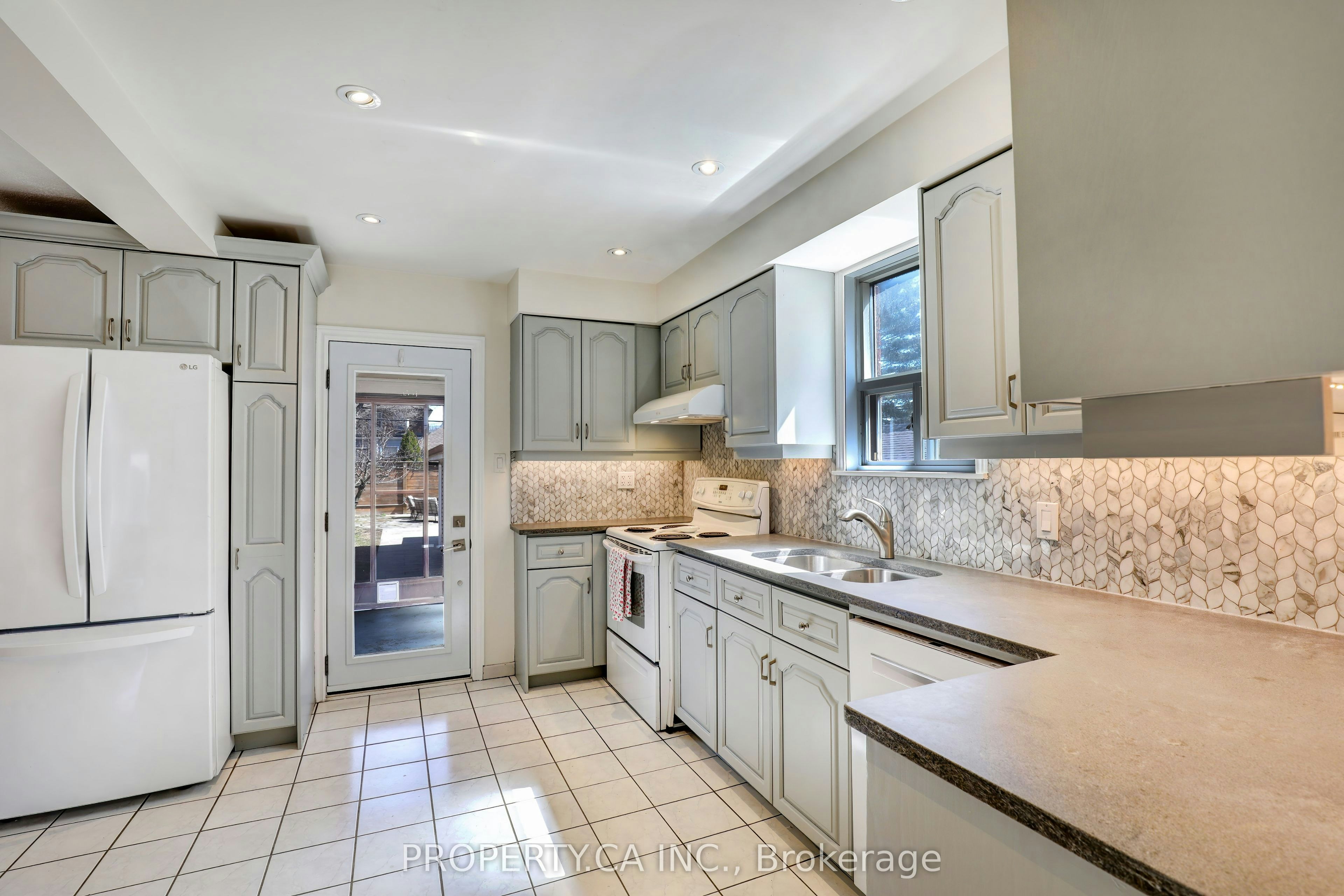 135 Cadorna Avenue, Toronto, ON, M4J 3X5 - 9