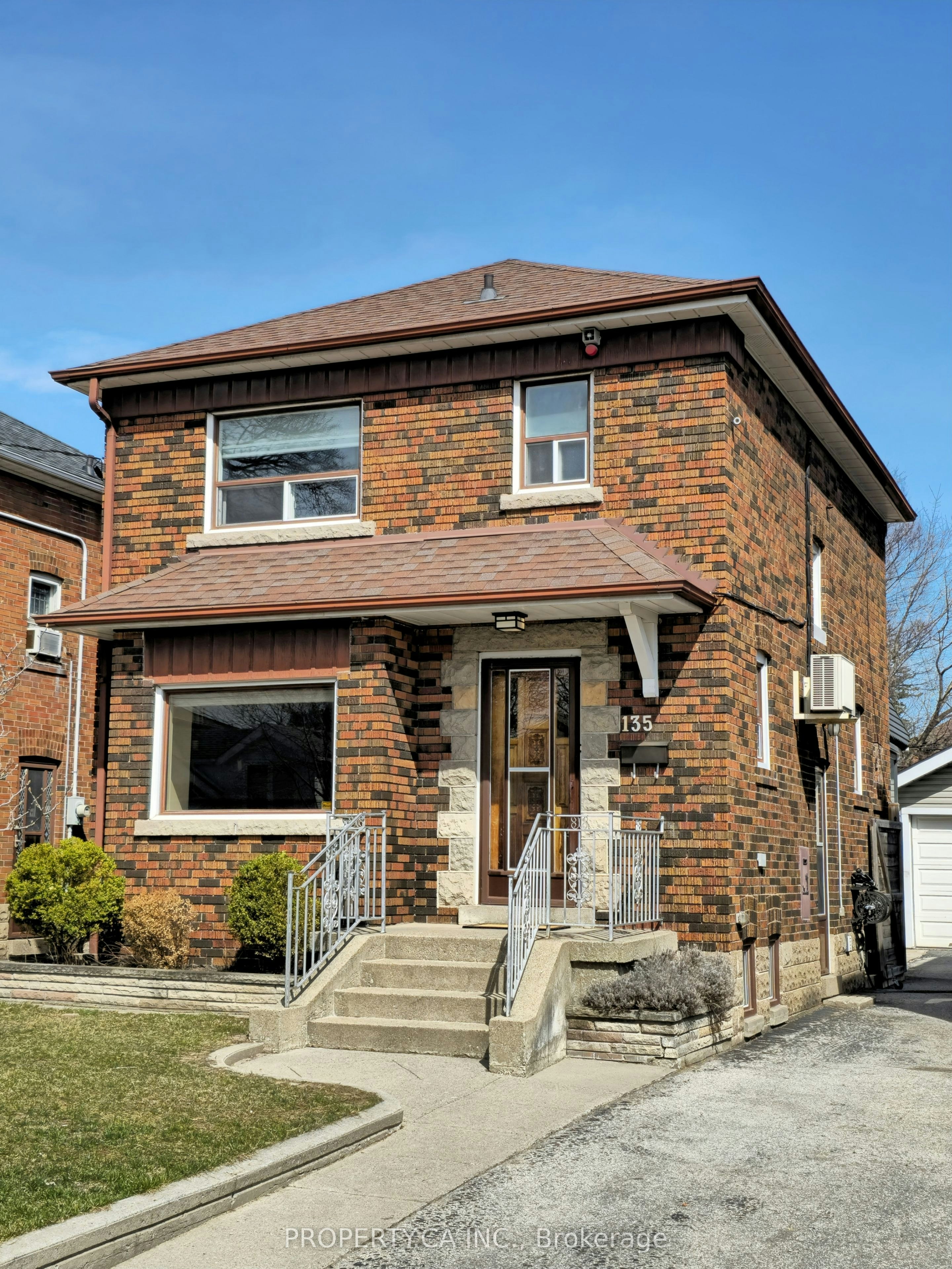 135 Cadorna Avenue, Toronto, ON, M4J 3X5