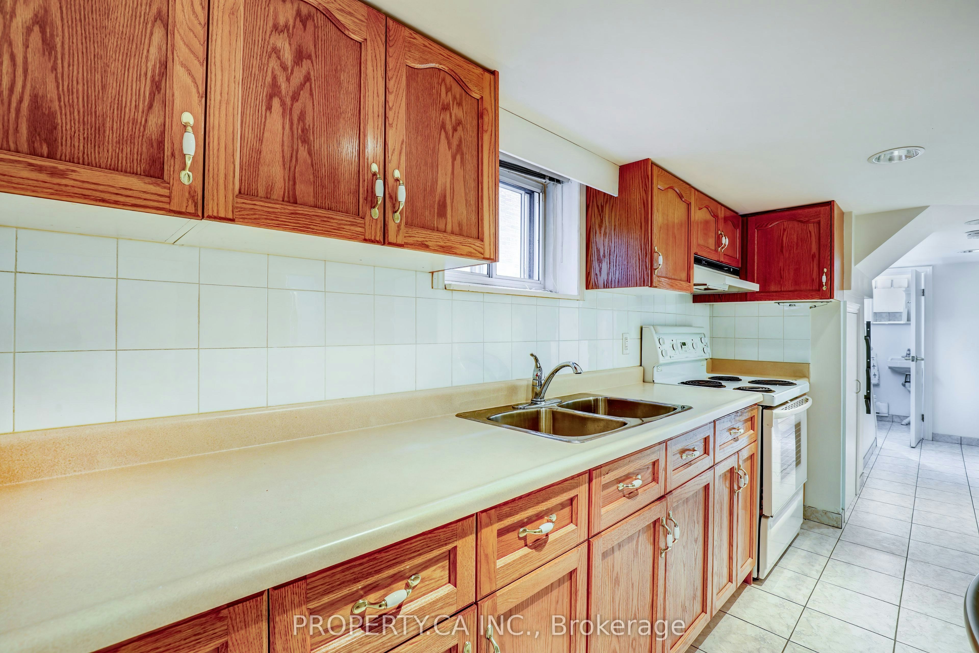 135 Cadorna Avenue, Toronto, ON, M4J 3X5 - 25