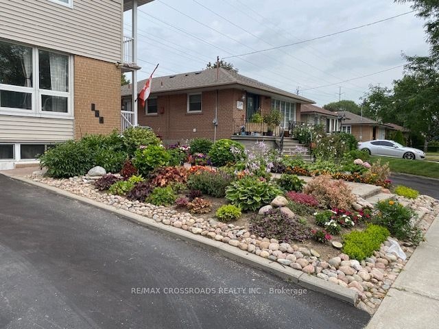 2nd Fl-134 Sedgemount Drive, Toronto, ON, L6A 0V3 - 3