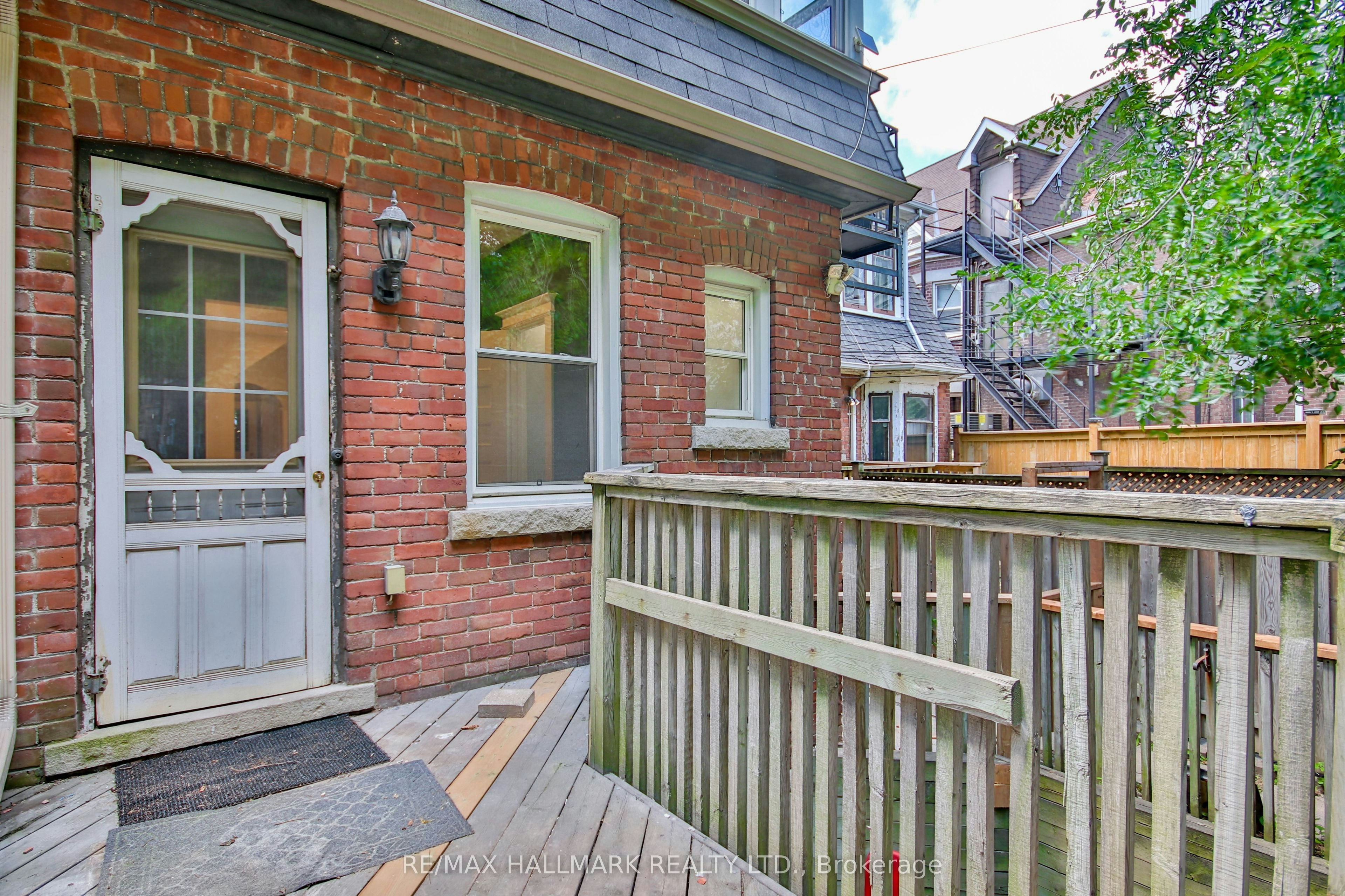 Main Fl-639 Broadview Avenue, Toronto, ON, M4K 2N9 - 33