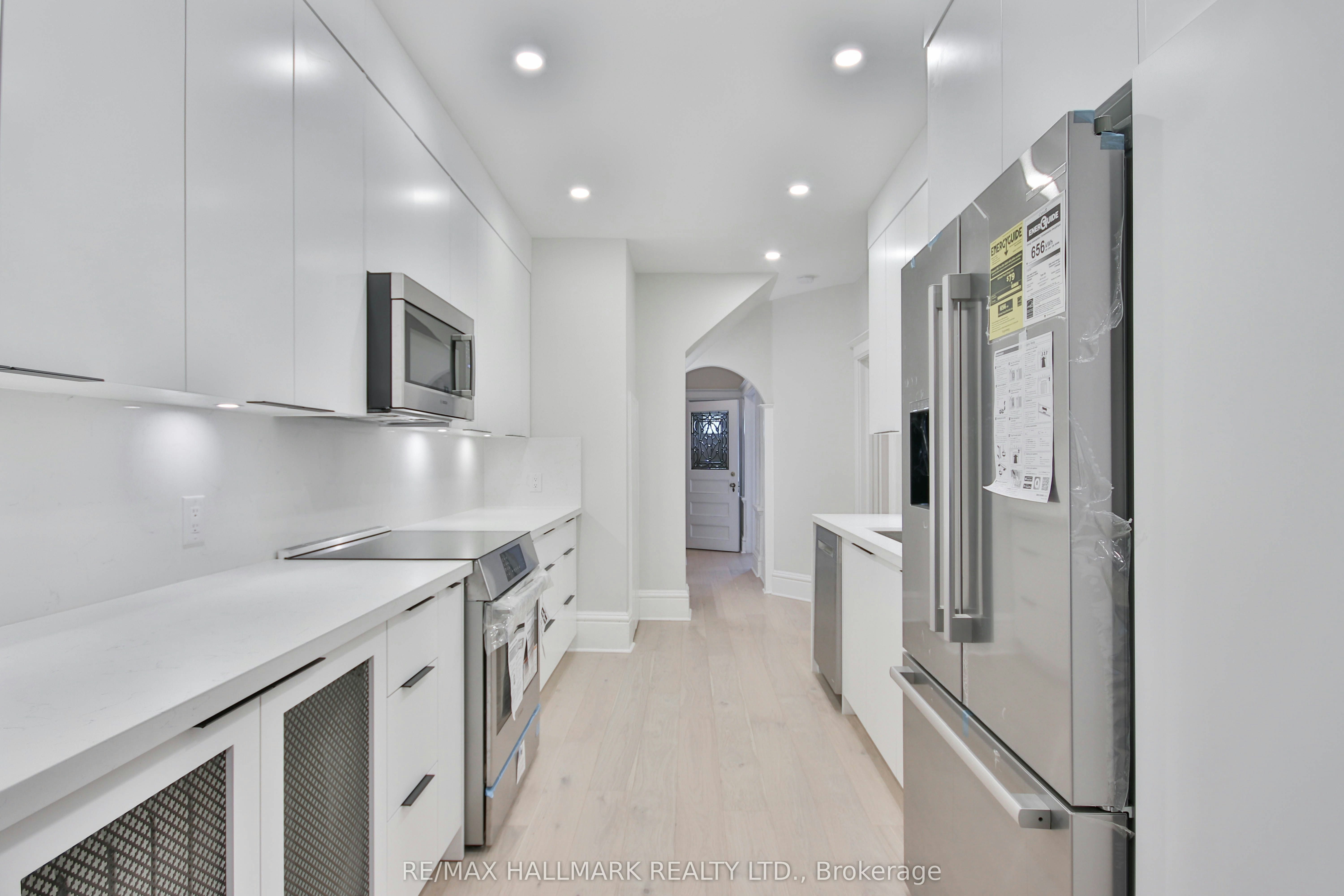 Main Fl-639 Broadview Avenue, Toronto, ON, M4K 2N9 - 20