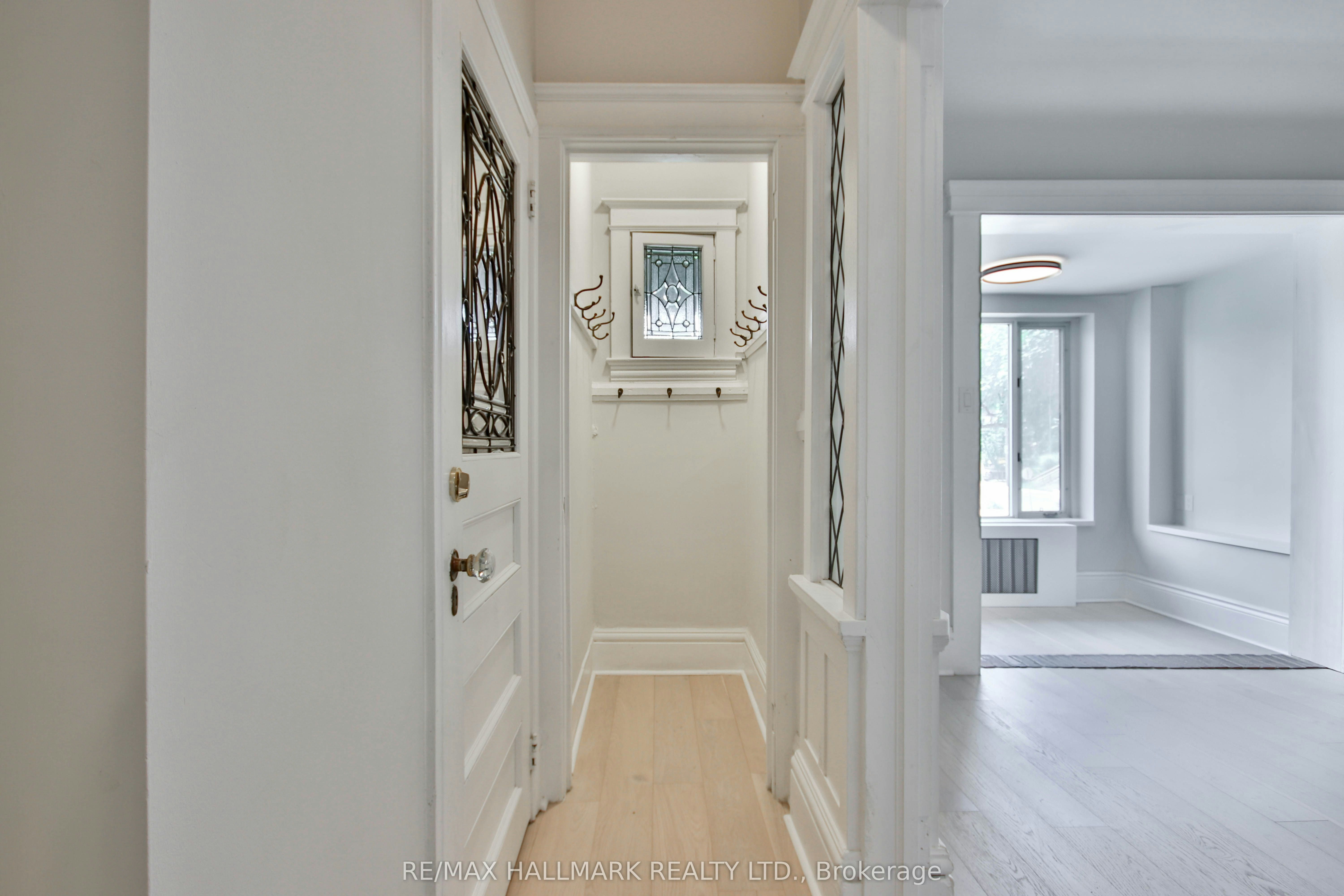 Main Fl-639 Broadview Avenue, Toronto, ON, M4K 2N9 - 5