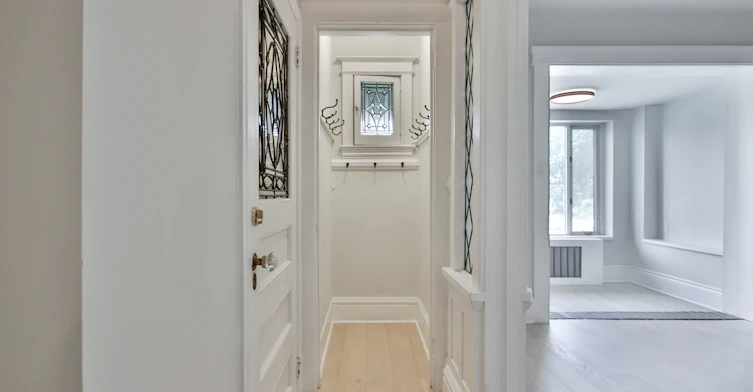 Main Fl-639 Broadview Avenue, Toronto, ON, M4K 2N9 - 5