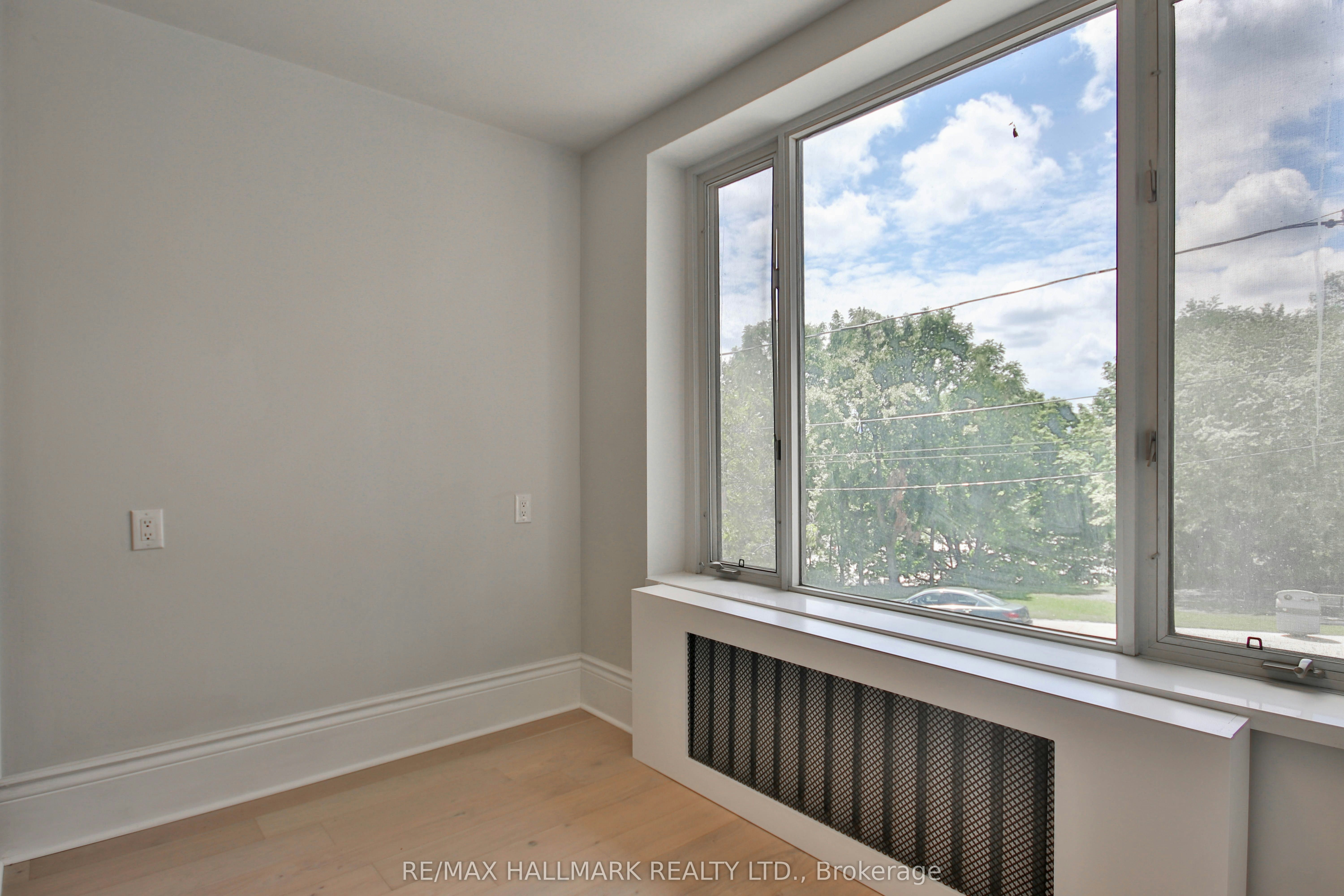 Main Fl-639 Broadview Avenue, Toronto, ON, M4K 2N9 - 14