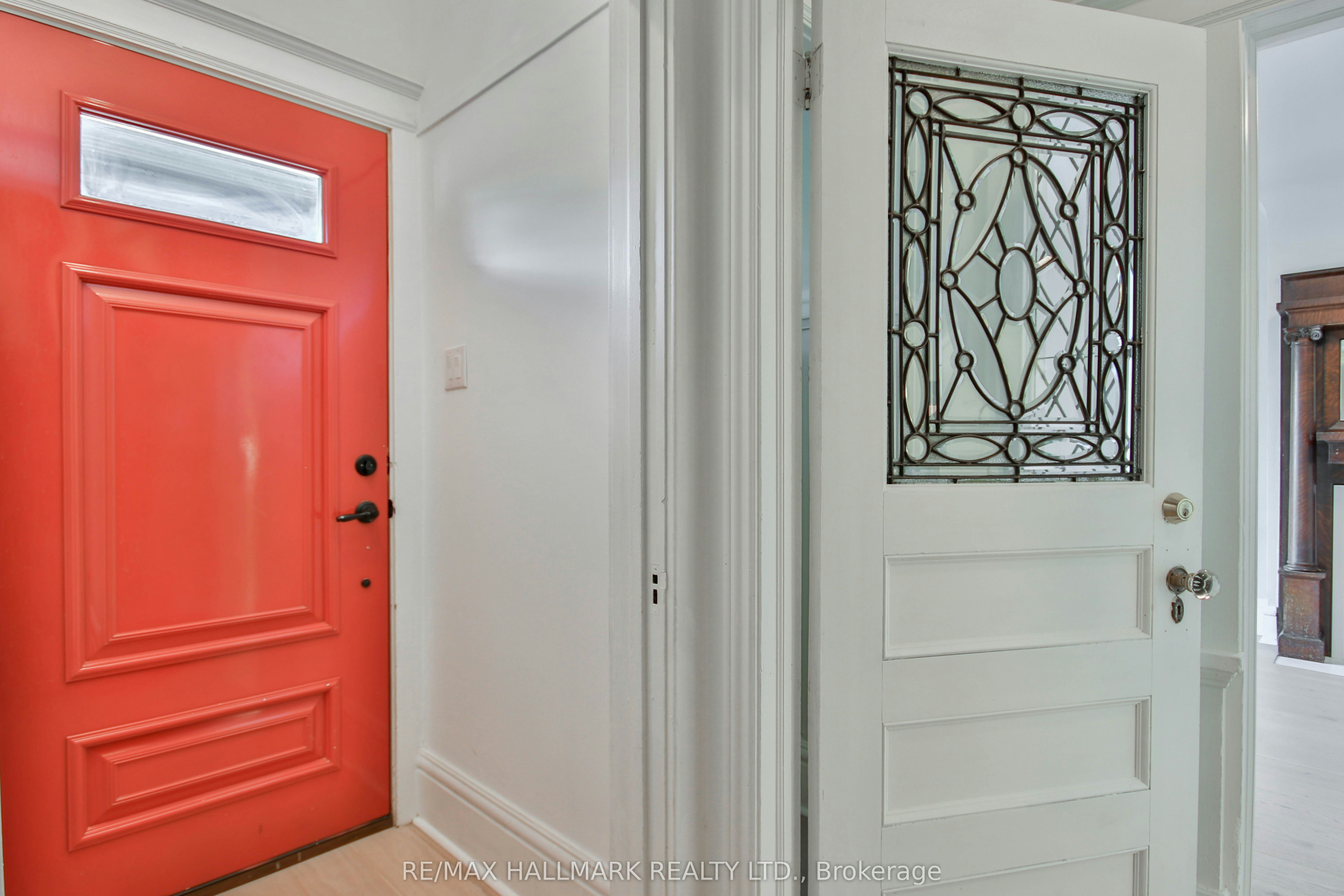Main Fl-639 Broadview Avenue, Toronto, ON, M4K 2N9 - 4