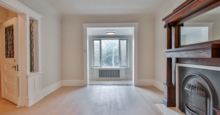 Main Fl-639 Broadview Avenue, Toronto, ON, M4K 2N9 - 10