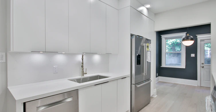 Main Fl-639 Broadview Avenue, Toronto, ON, M4K 2N9 - 17
