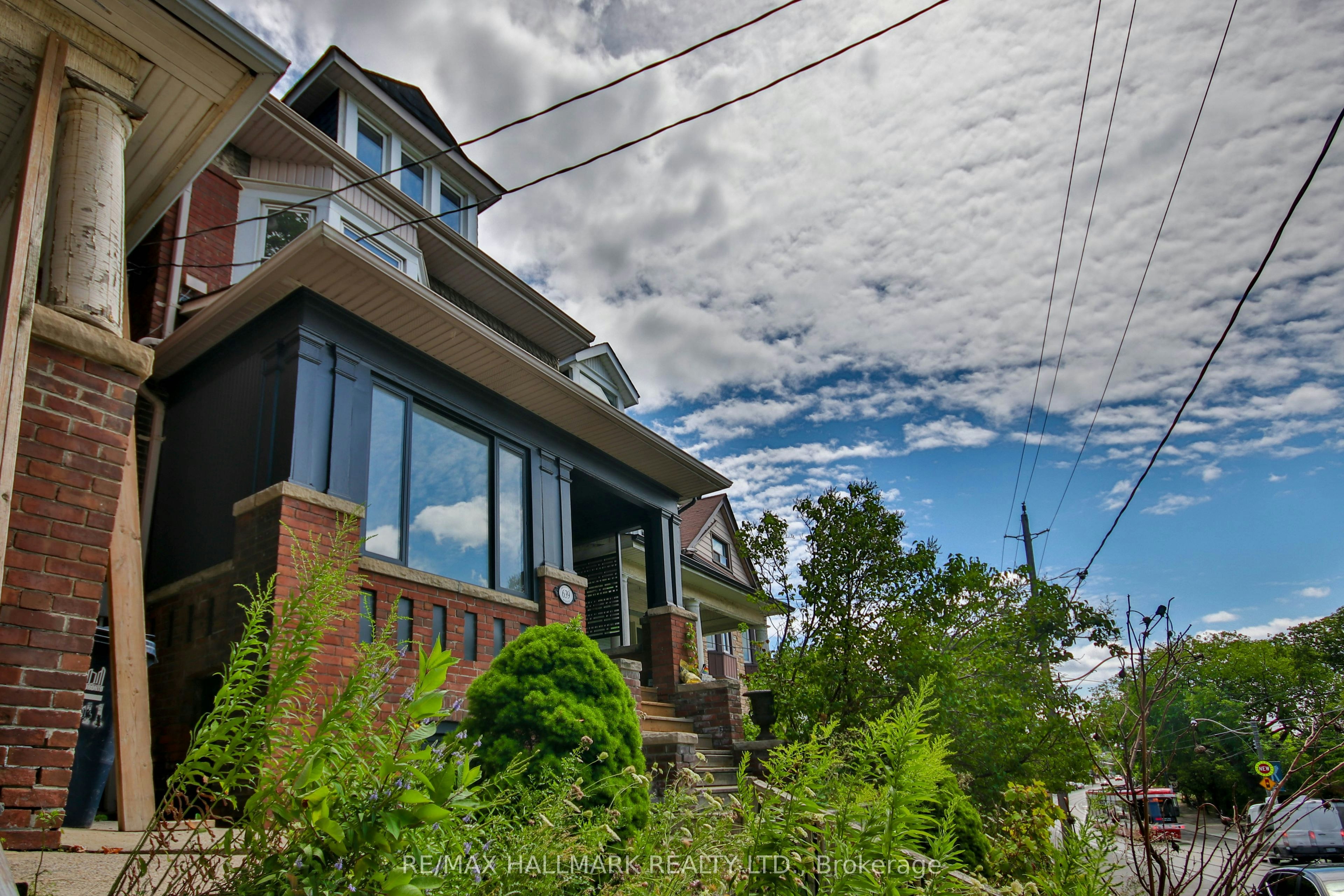 Main Fl-639 Broadview Avenue, Toronto, ON, M4K 2N9