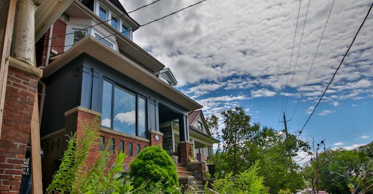 Main Fl-639 Broadview Avenue, Toronto, ON, M4K 2N9