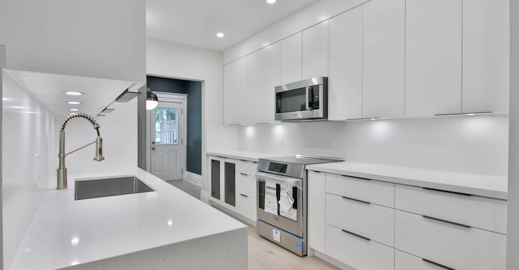 Main Fl-639 Broadview Avenue, Toronto, ON, M4K 2N9 - 15