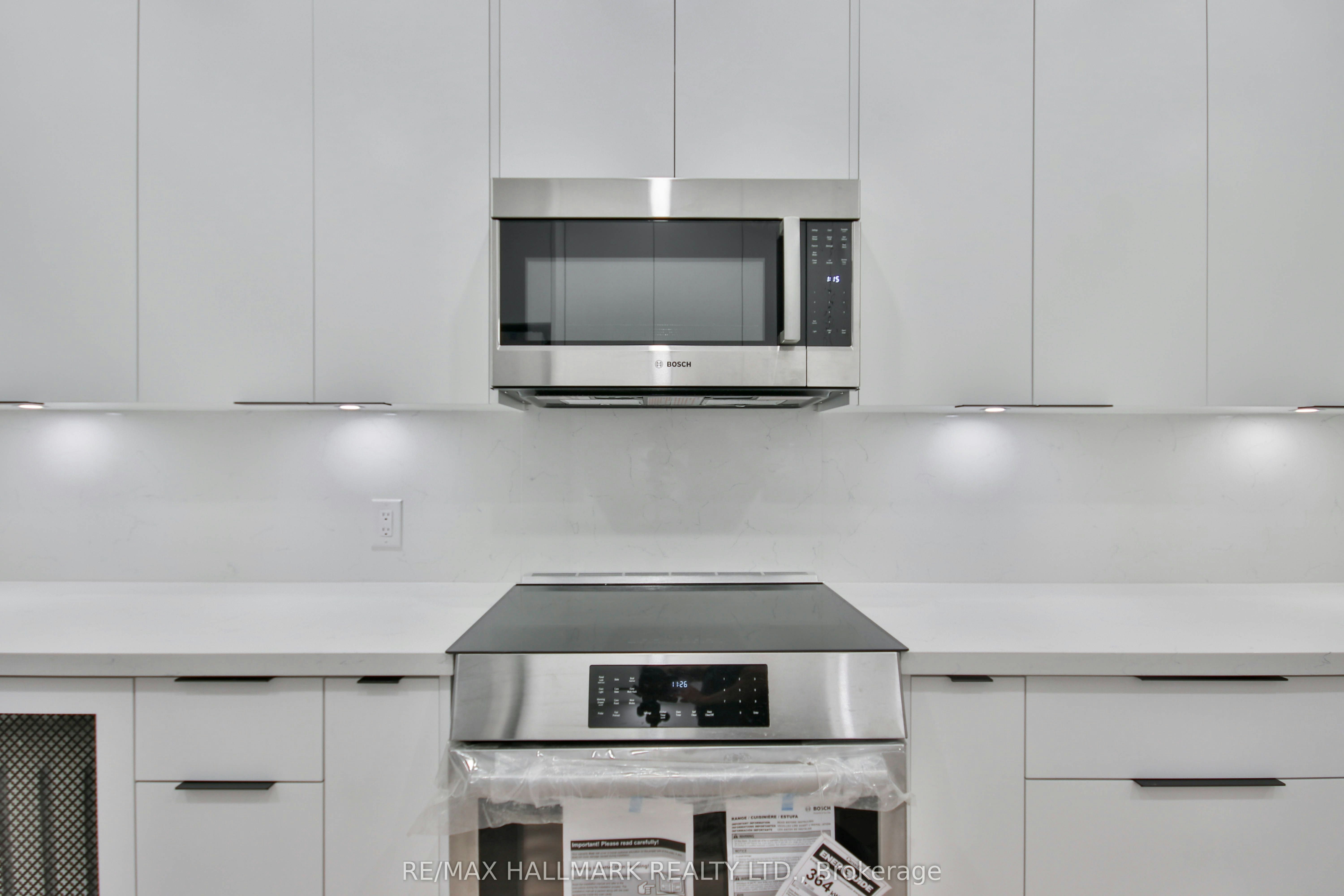 Main Fl-639 Broadview Avenue, Toronto, ON, M4K 2N9 - 19