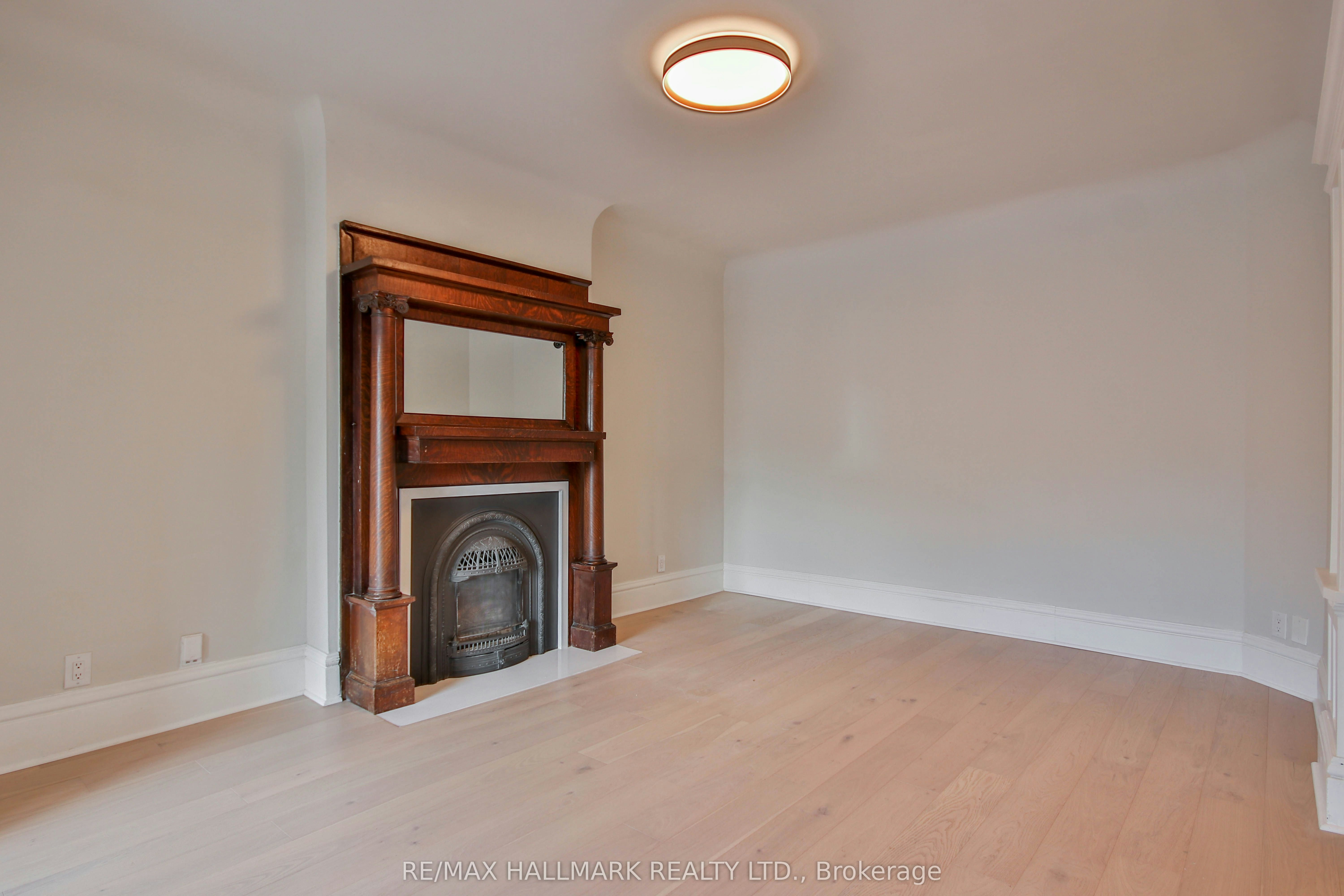 Main Fl-639 Broadview Avenue, Toronto, ON, M4K 2N9 - 11
