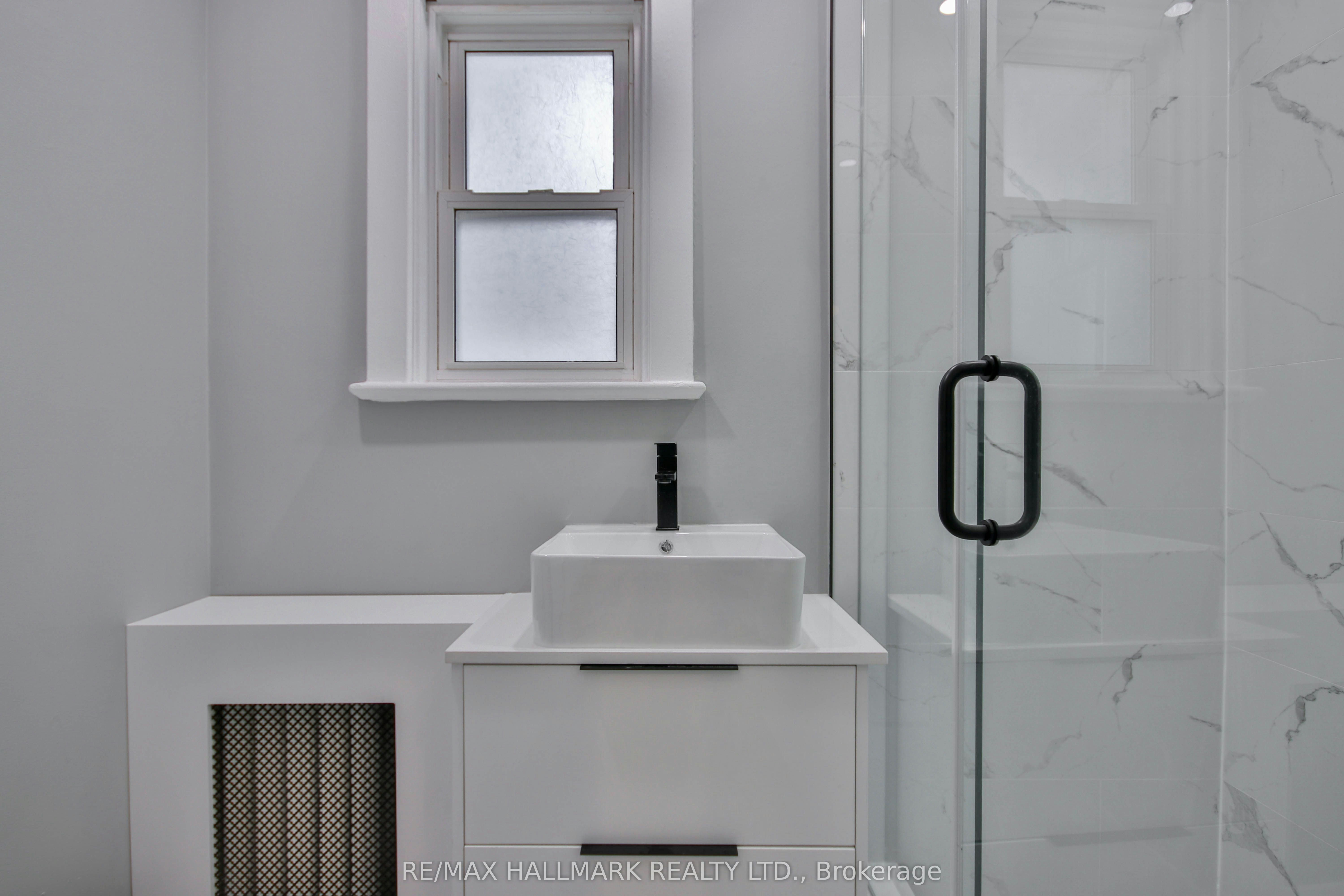 Main Fl-639 Broadview Avenue, Toronto, ON, M4K 2N9 - 28