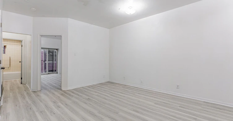 5-996 Queen Street E, Toronto, ON, M4M 1K1 - 9