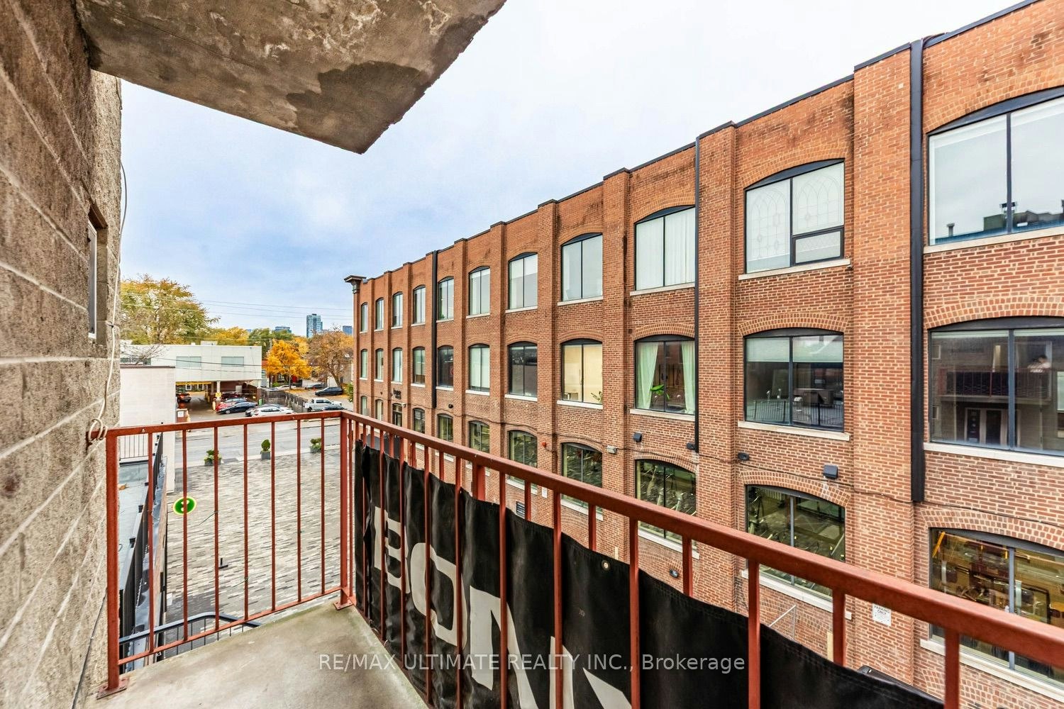 5-996 Queen Street E, Toronto, ON, M4M 1K1 - 4