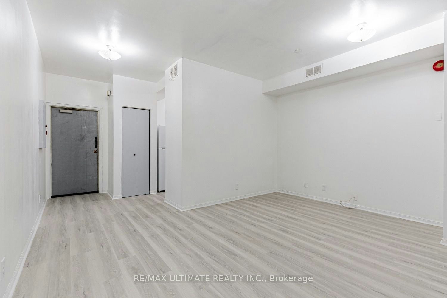 5-996 Queen Street E, Toronto, ON, M4M 1K1 - 8