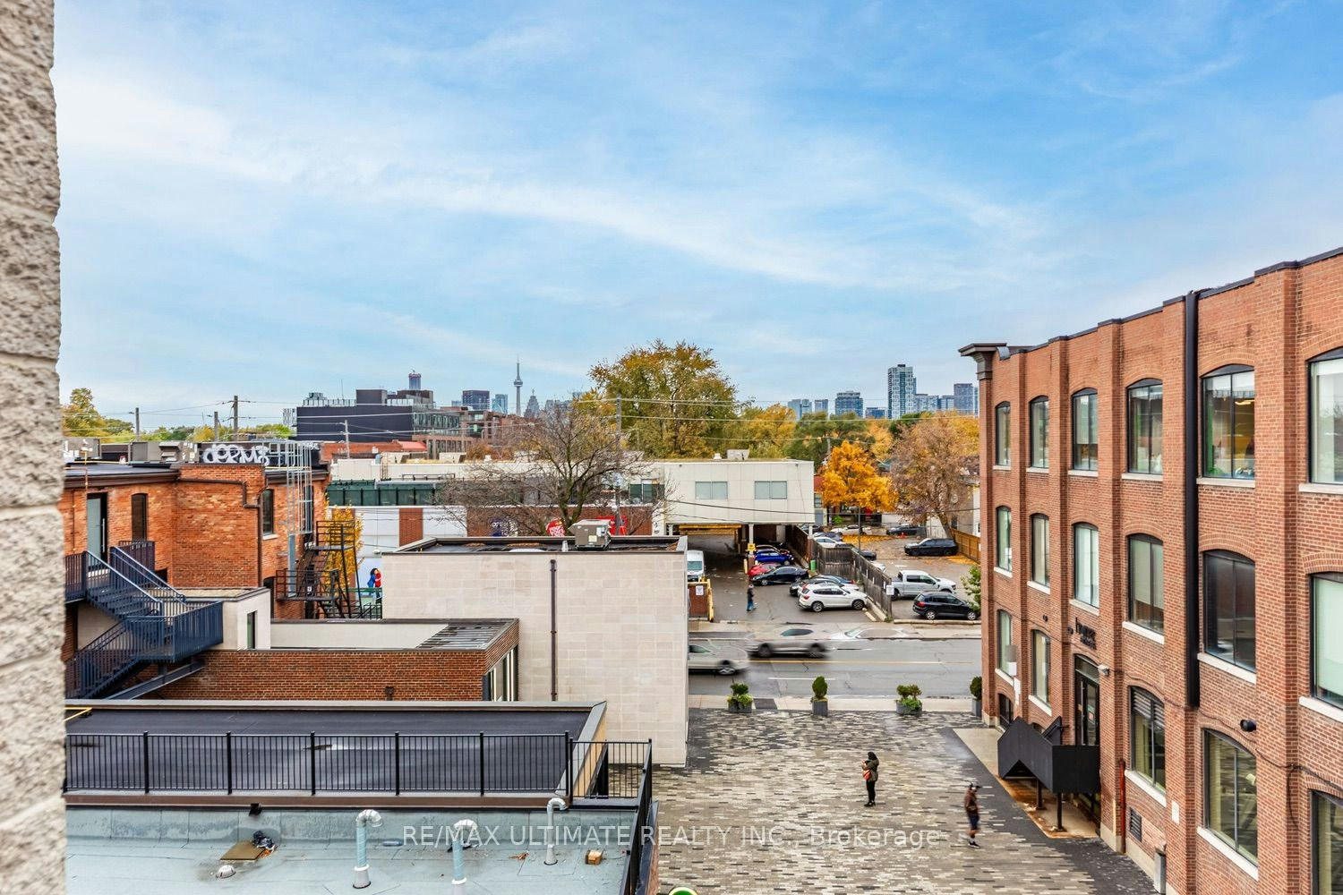 5-996 Queen Street E, Toronto, ON, M4M 1K1