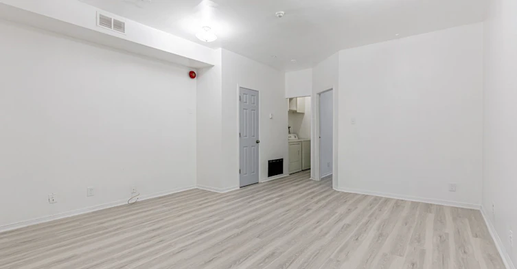 5-996 Queen Street E, Toronto, ON, M4M 1K1 - 7