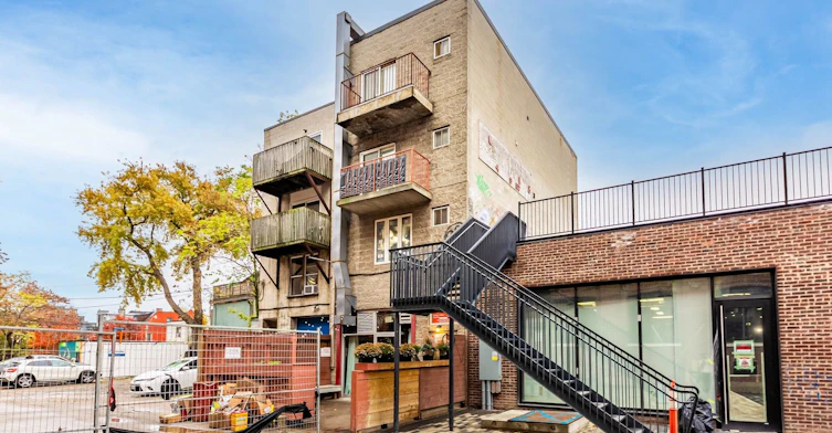 5-996 Queen Street E, Toronto, ON, M4M 1K1 - 2
