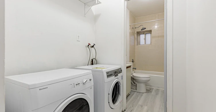 5-996 Queen Street E, Toronto, ON, M4M 1K1 - 12