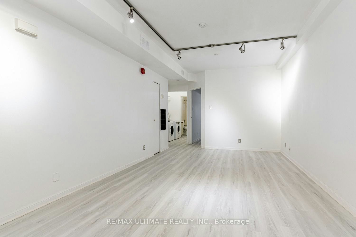 5-996 Queen Street E, Toronto, ON, M4M 1K1 - 10