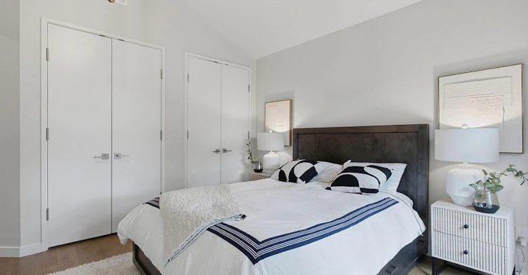 2-32 Eaton Avenue, Toronto, ON, M4J 2Z5 - 3