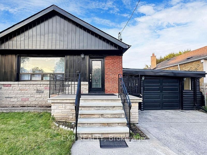 Main-45 Blaisdale Road, Toronto, ON, M1P 1V9