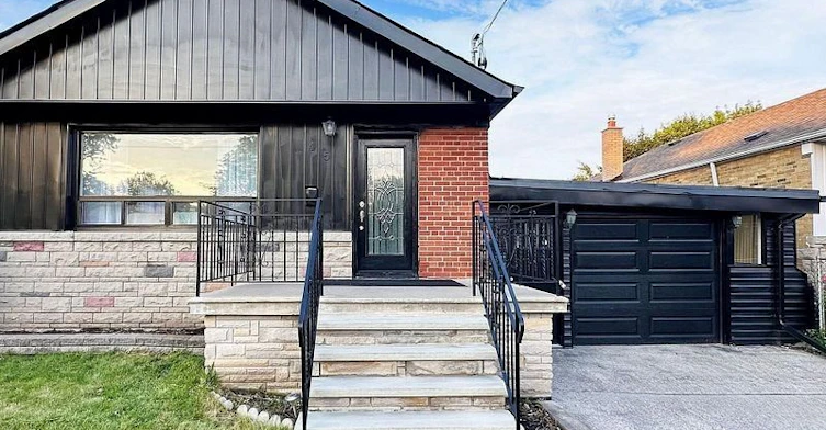 Main-45 Blaisdale Road, Toronto, ON, M1P 1V9