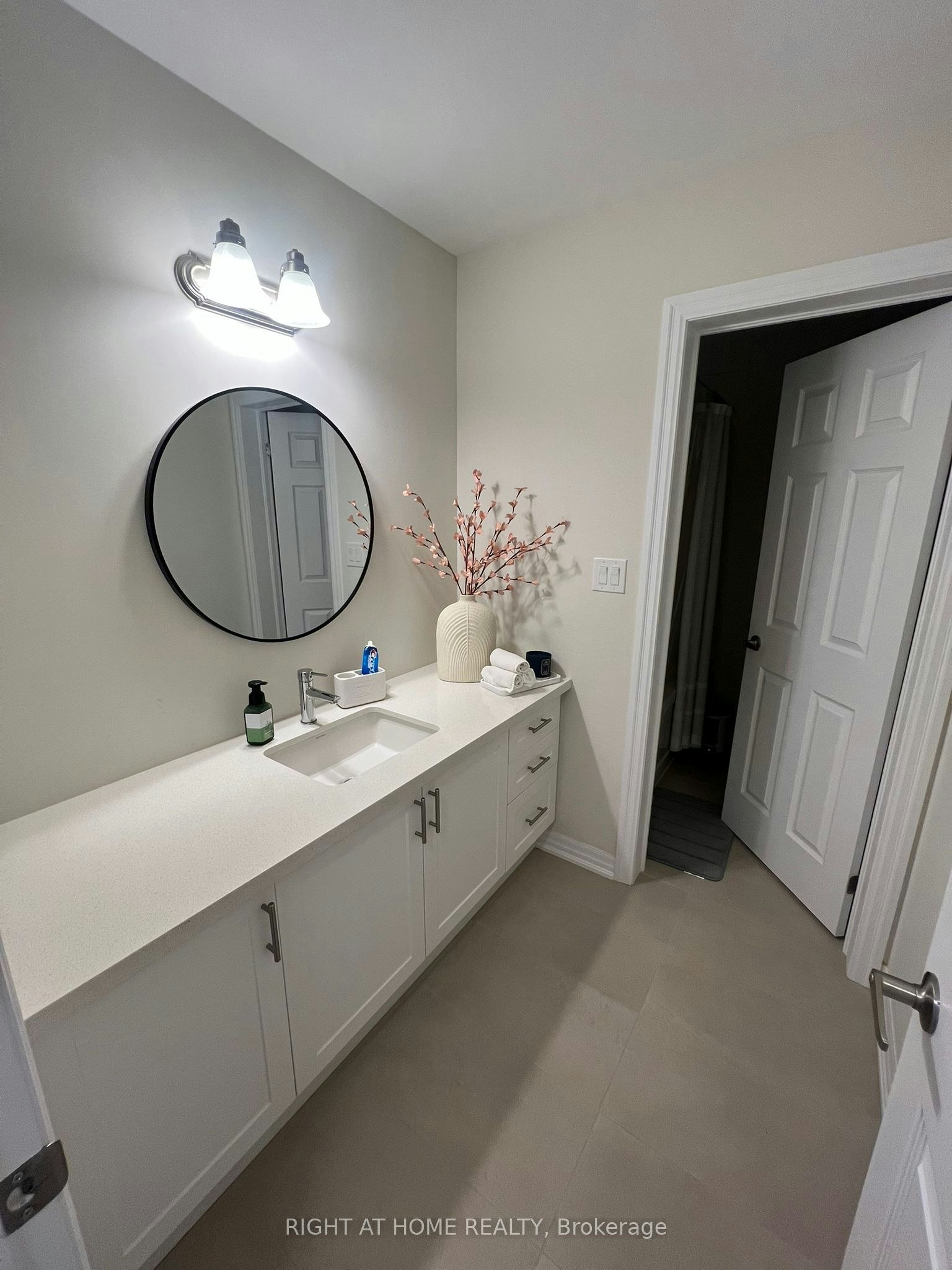 30 Northrop Avenue, Clarington, ON, L1B 0W7 - 8
