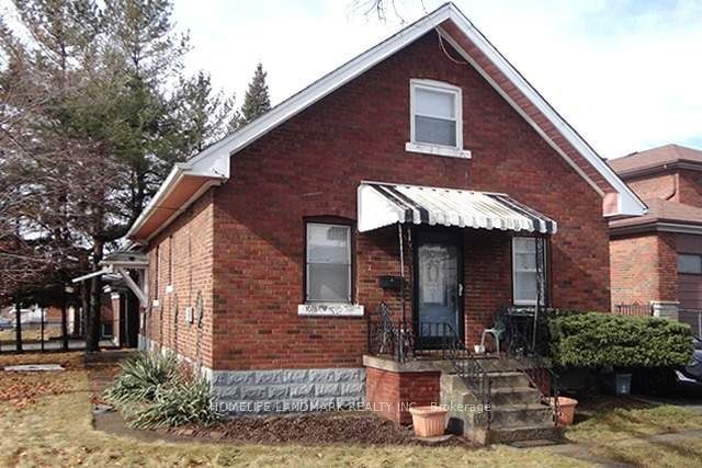 528 Birchmount Road W, Toronto, ON, M1K 1P2 - 2