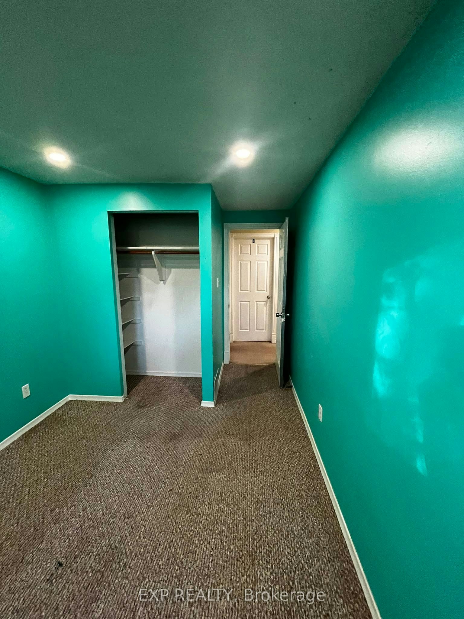 10 - Room C-22 Pearson Street, Oshawa, ON, L1G 7C6 - 12