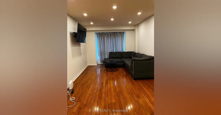 10 - Room C-22 Pearson Street, Oshawa, ON, L1G 7C6 - 2