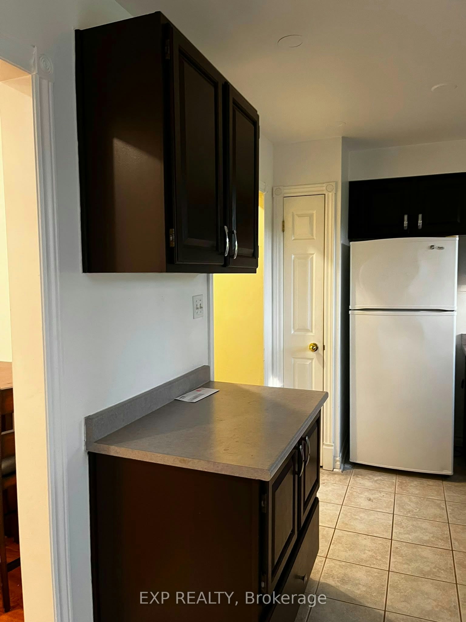 10 - Room C-22 Pearson Street, Oshawa, ON, L1G 7C6 - 9