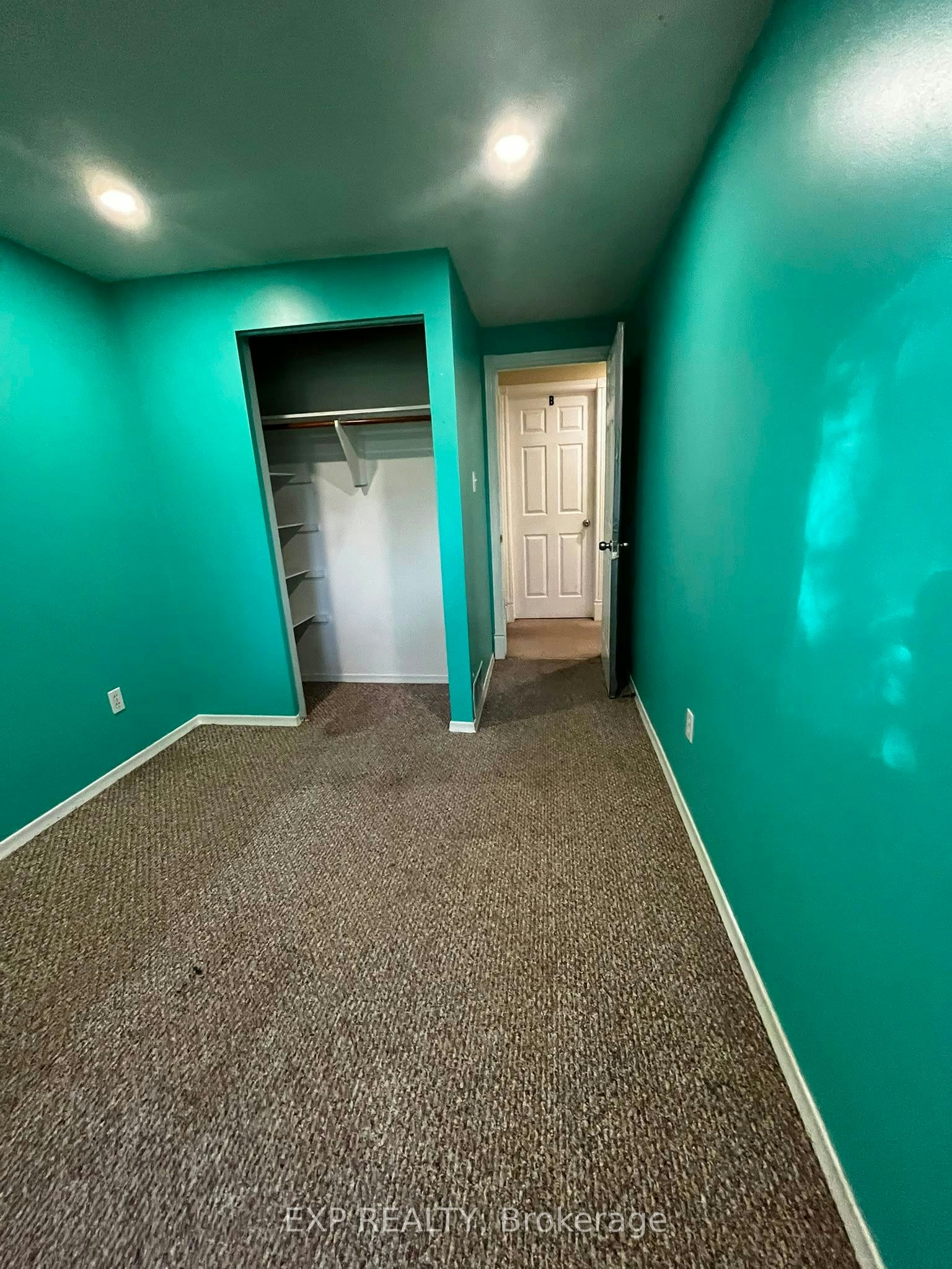 10 - Room C-22 Pearson Street, Oshawa, ON, L1G 7C6 - 10