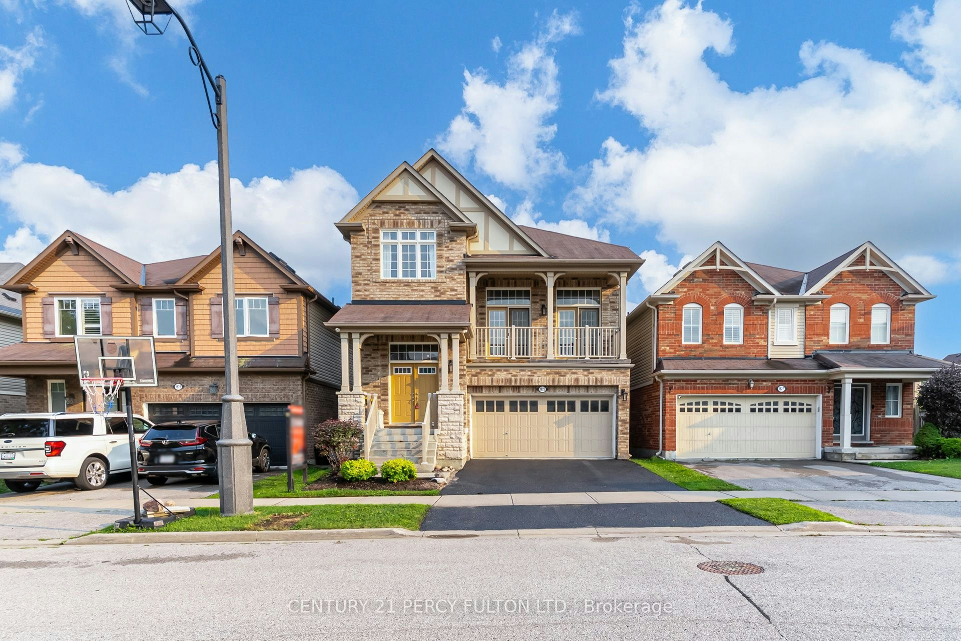 1825 Parkhurst Crescent, Pickering, ON, L1X 0B1