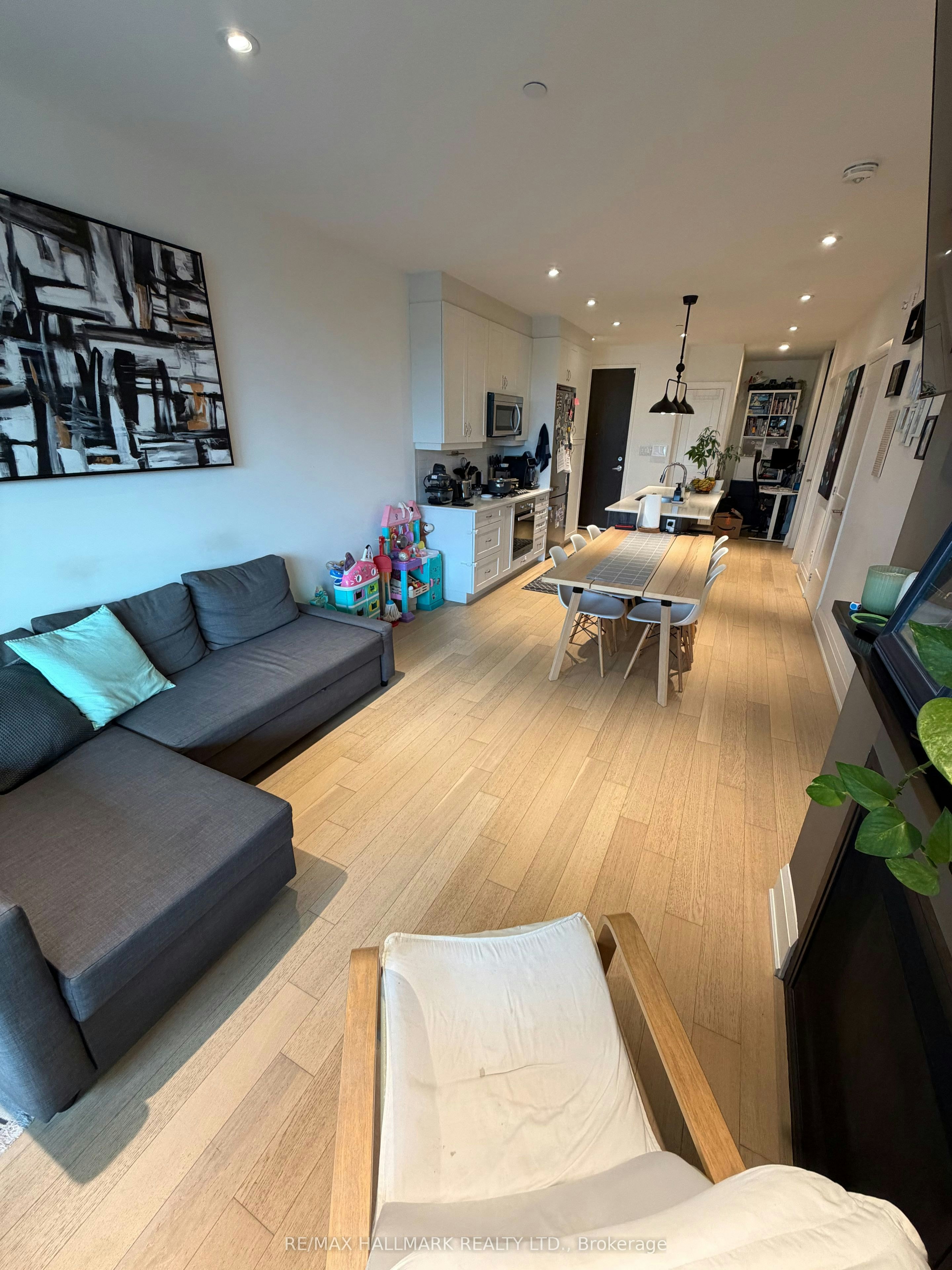 302-365 Beech Avenue, Toronto, ON, M4E 0C2 - 4