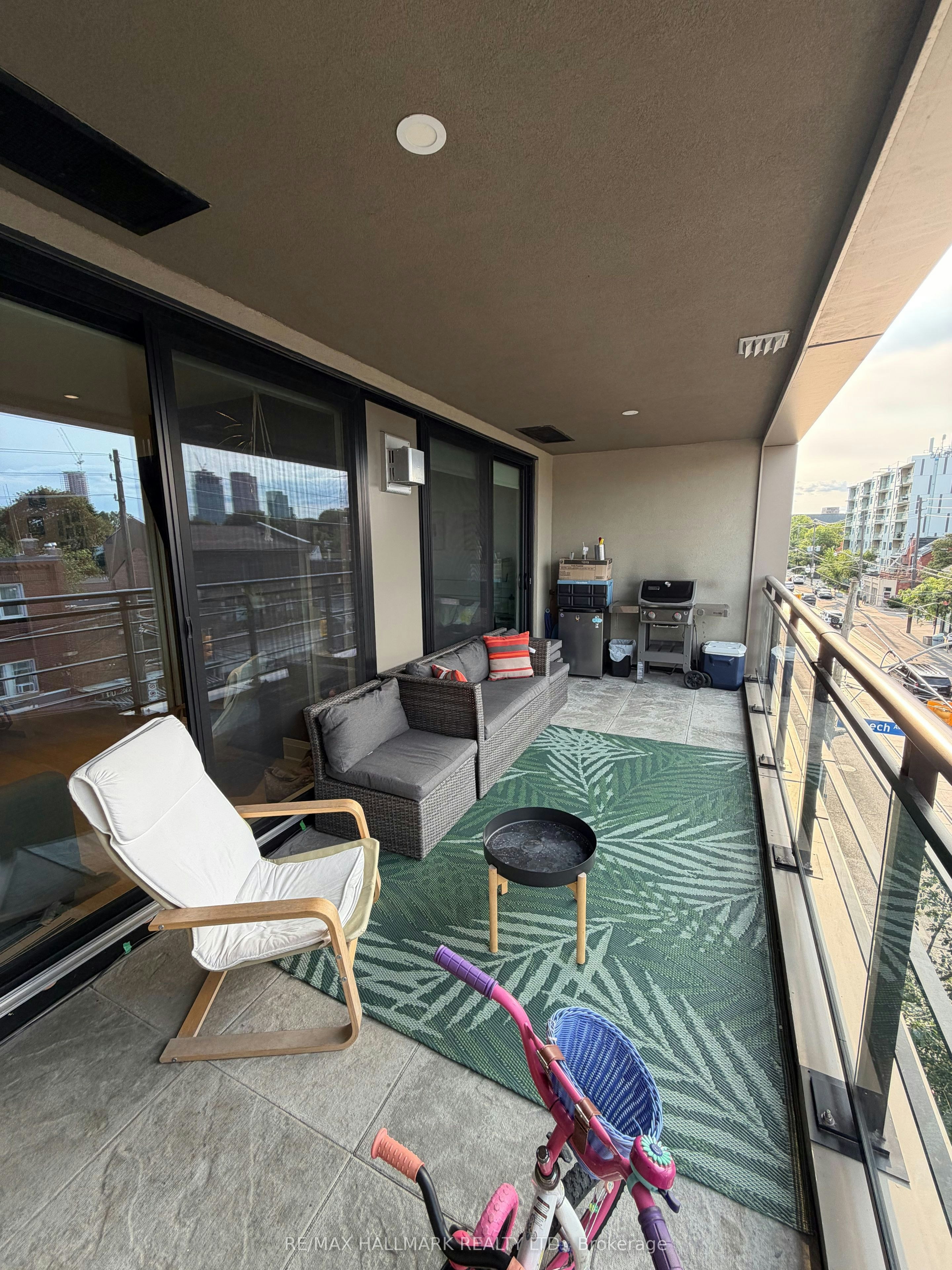 302-365 Beech Avenue, Toronto, ON, M4E 0C2 - 9