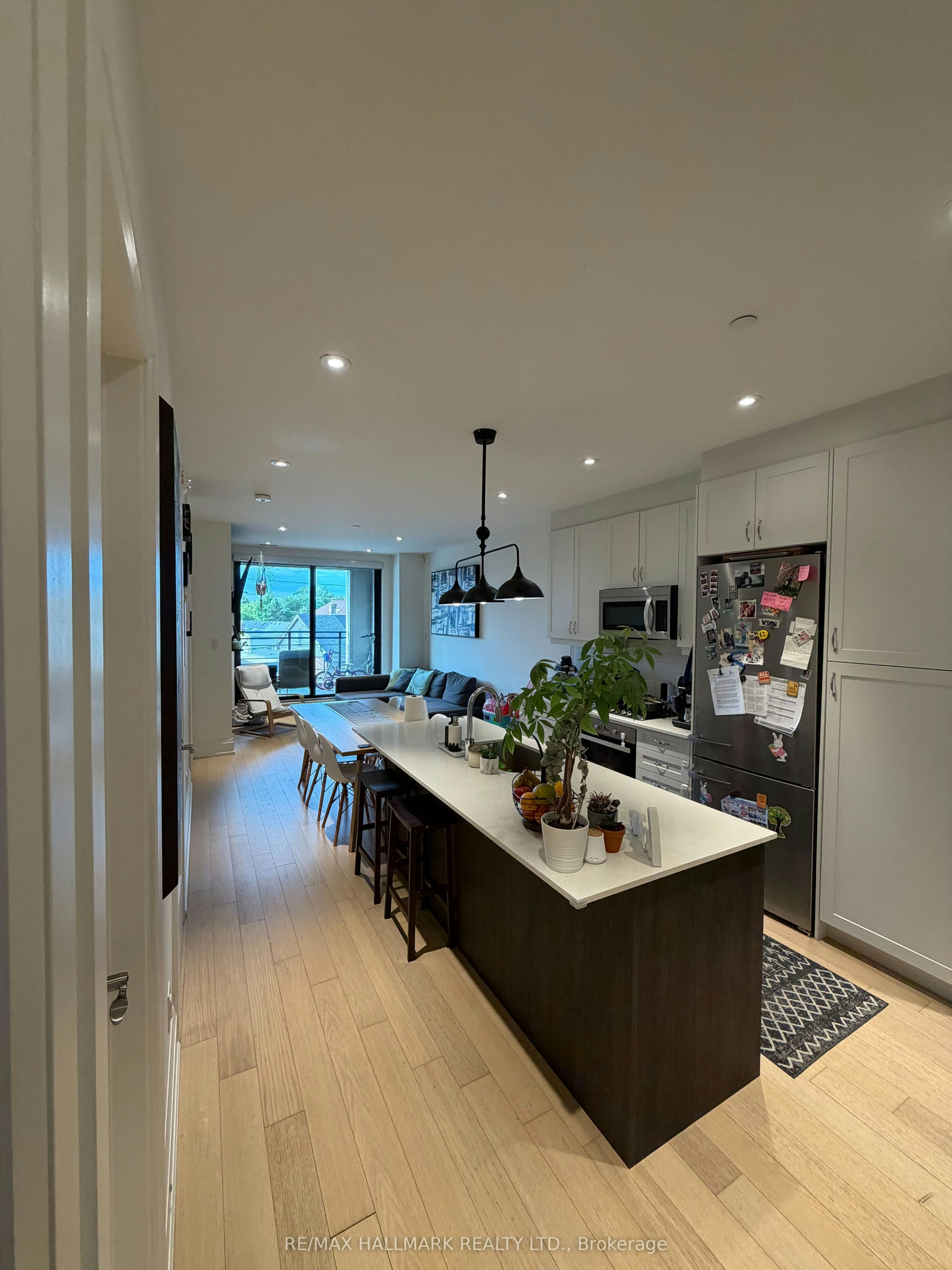 302-365 Beech Avenue, Toronto, ON, M4E 0C2 - 2