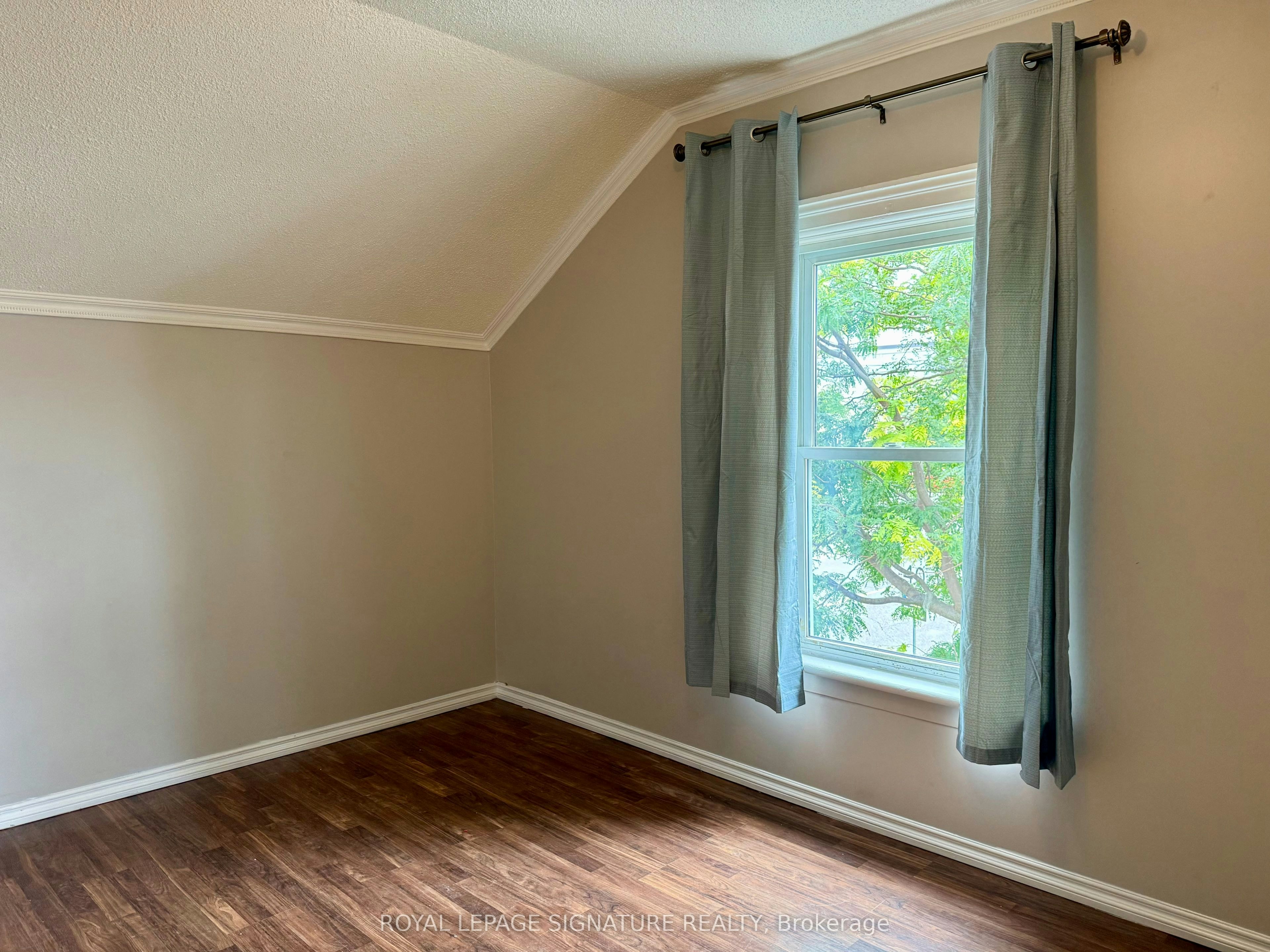 12 Hemlock Avenue, Oshawa, ON, L1H 1Y7 - 13