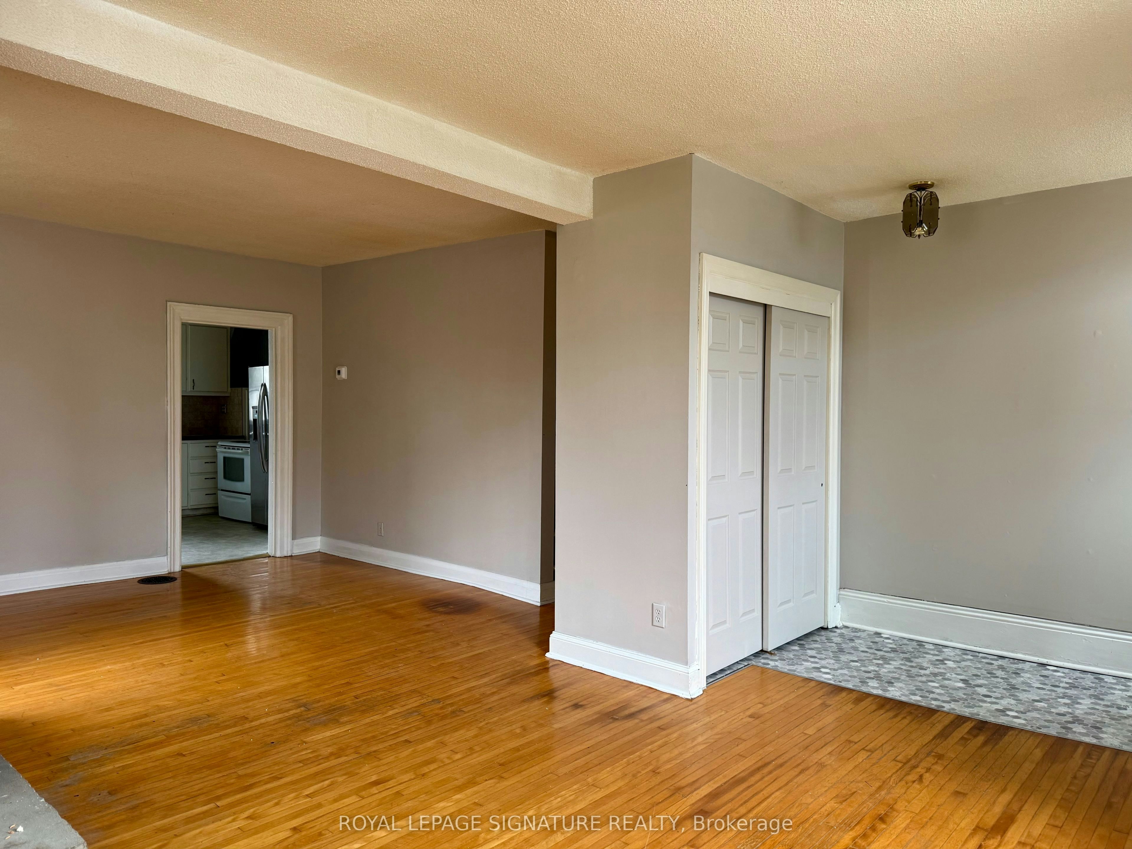 12 Hemlock Avenue, Oshawa, ON, L1H 1Y7 - 7