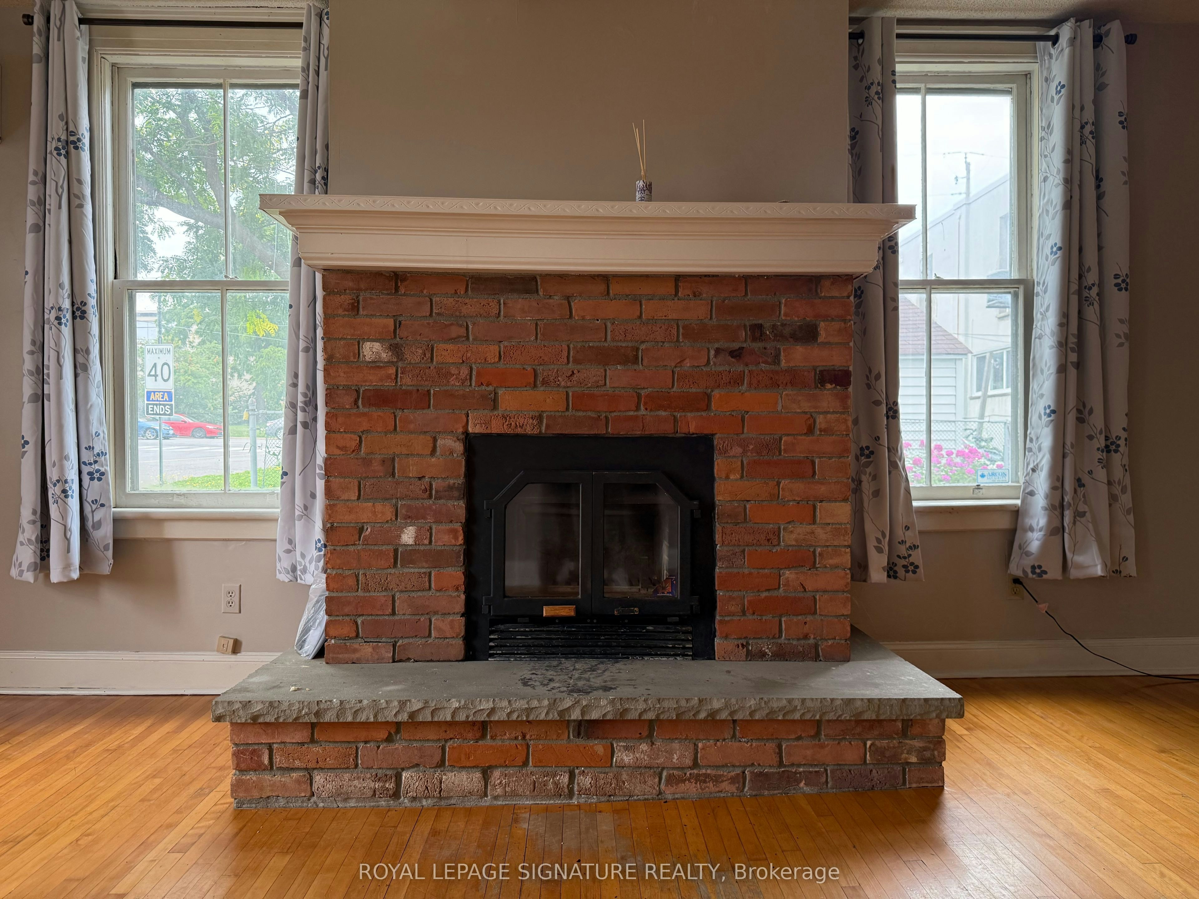 12 Hemlock Avenue, Oshawa, ON, L1H 1Y7 - 4