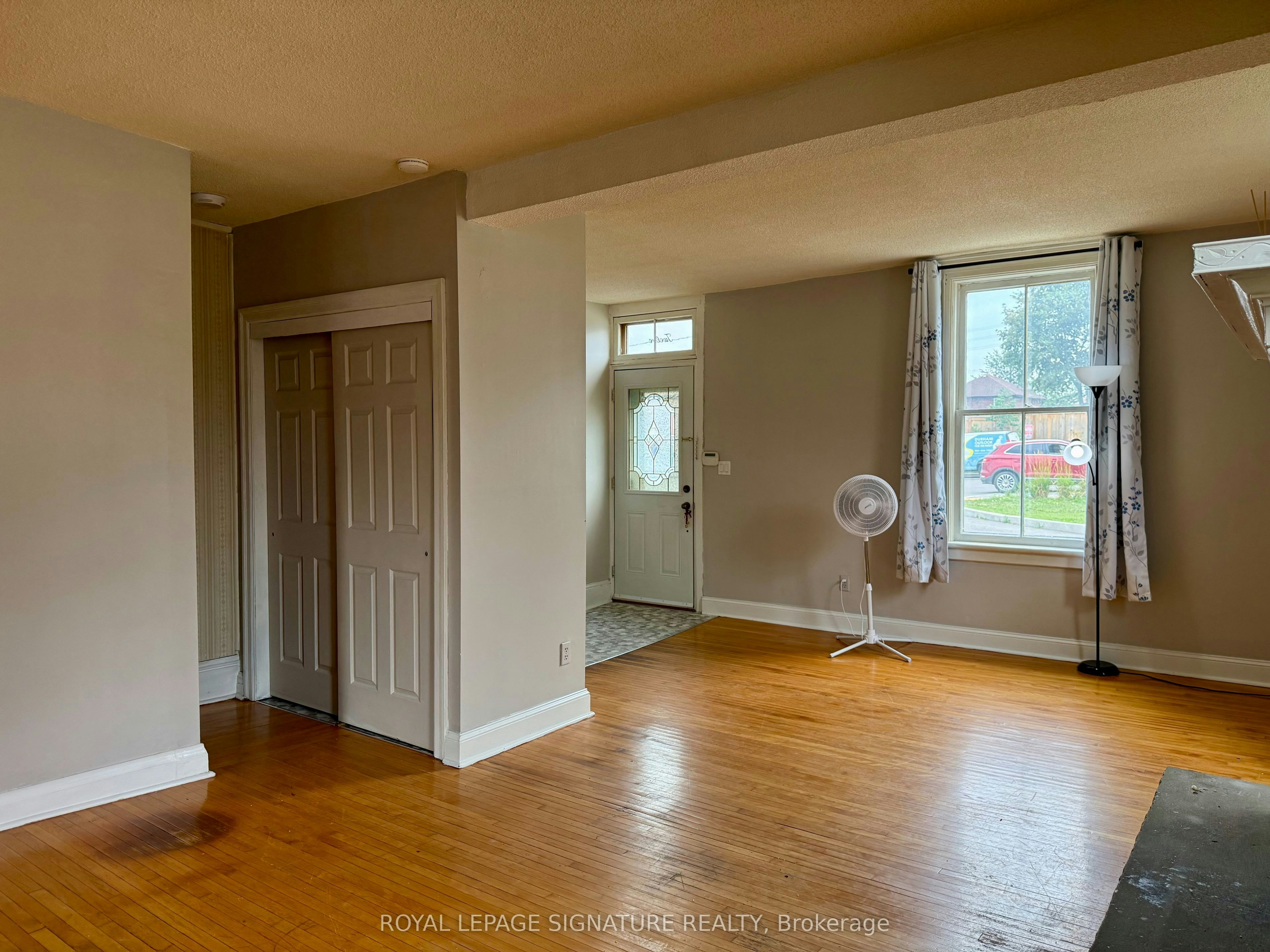 12 Hemlock Avenue, Oshawa, ON, L1H 1Y7 - 9