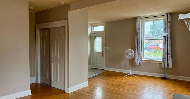 12 Hemlock Avenue, Oshawa, ON, L1H 1Y7 - 9