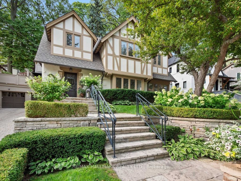 14 Pine Crescent, Toronto, ON, M4E 1L2