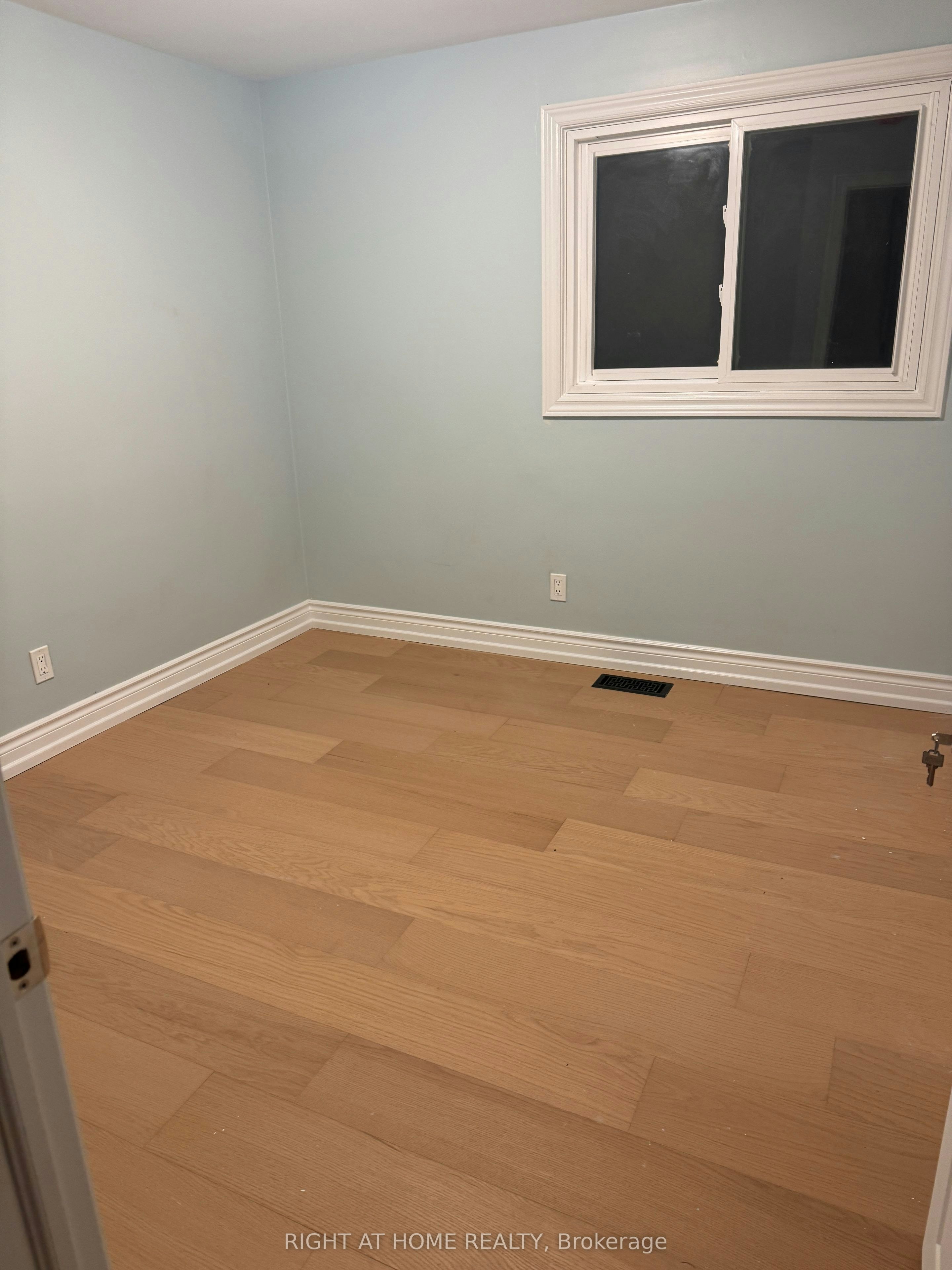 32 Conlins Road E, Toronto, ON, M1C 1C3 - 4
